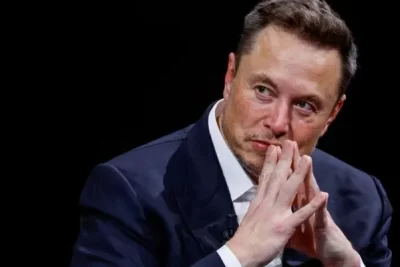 Elon Musk anuncia el cambio del logo de Twitter por una X